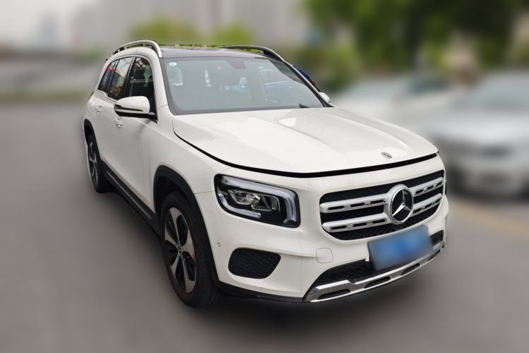 Used Mercedes-Benz GLB 2023 GLB 220 Fashion Model Front Right 45 Deg