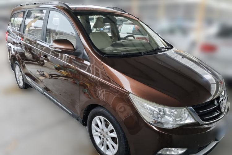 Used Baojun 730 2016 Revised 1.5L Manual Standard Version 7 Seats China V Emission Standard Front Right 45 Deg