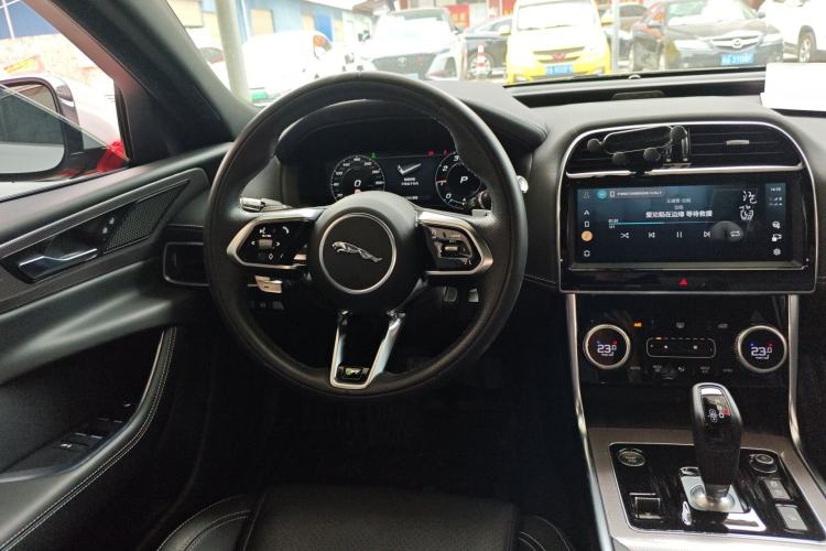 Used Jaguar XEL 2021 2.0T 250 PS R-DYNAMIC S Advanced Sport Edition Steering Wheel