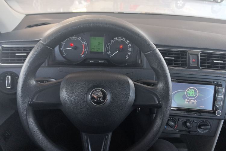 Used Skoda Rapid 2015 1.6L Manual Smart Selection Model