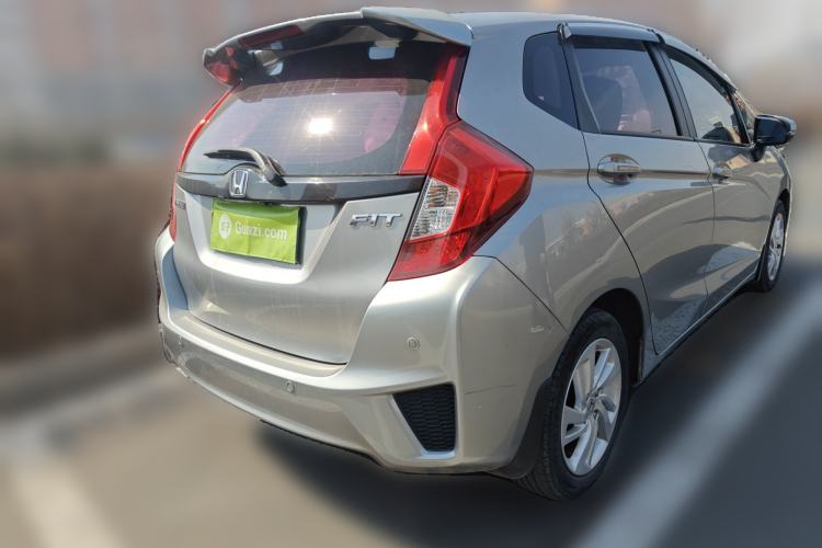 Used Honda Fit 2014 1.5L SE CVT Fashion Model Rear Right 45 Deg