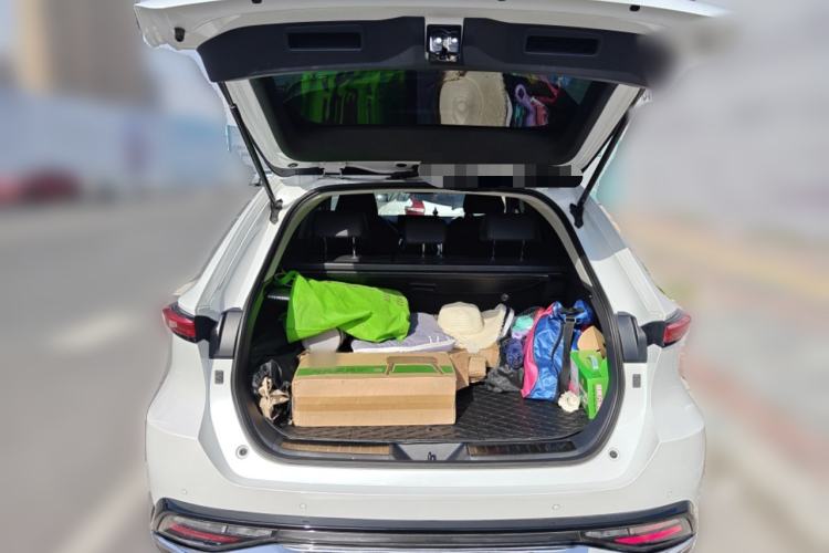 Used Toyota Venza 2023 2.0L CVT Two-Wheel Drive Luxury Edition Trunk