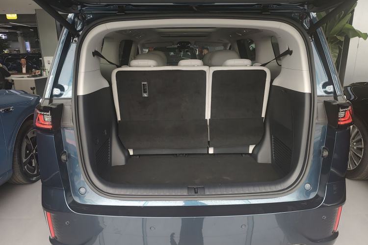 Used VOYAH Dream 2025 PHEV Four-Wheel-Drive Flagship Kunpeng Edition
