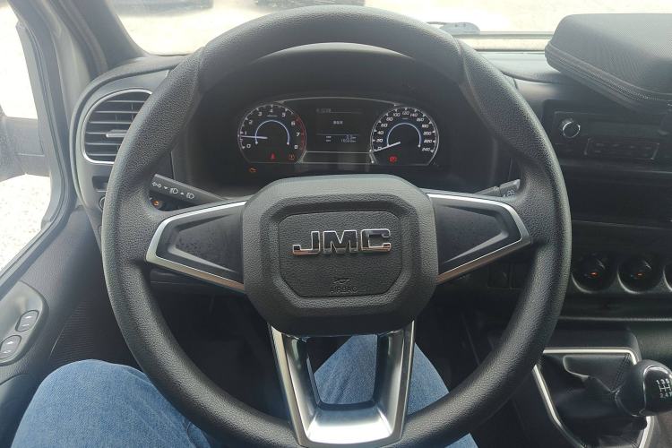 Used JMC Transit 2021 2.8T Space King Standard Version Short Wheelbase Mid-Height Roof 6-Seater Diesel Euro VI JX493