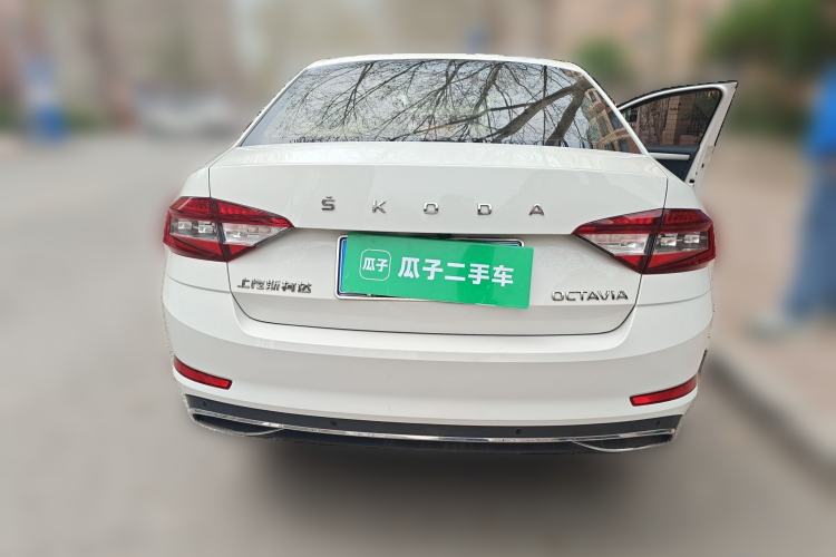 Used Skoda Octavia 2019 1.5L Automatic Smart Drive Luxury Edition China VI Standard
