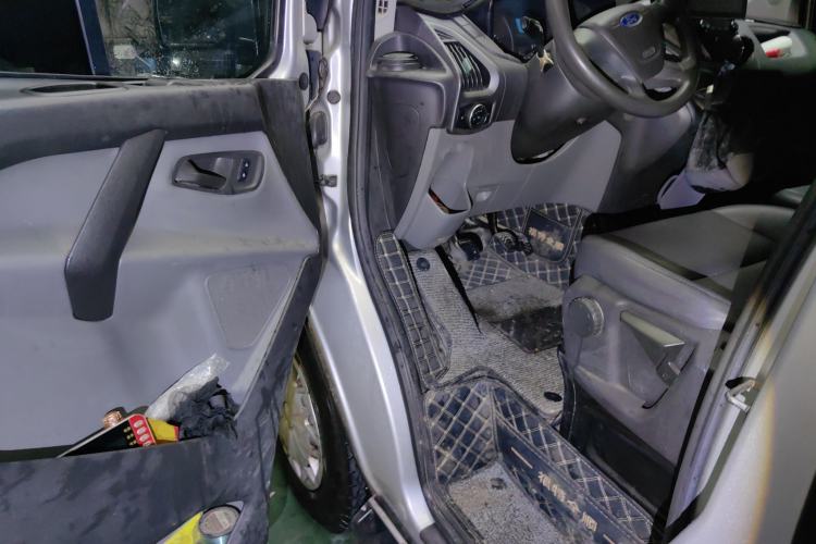 Used Ford Transit 2017 2.0T Diesel Multi-Purpose Commercial Vehicle Short Wheelbase Low Roof China V Standard
