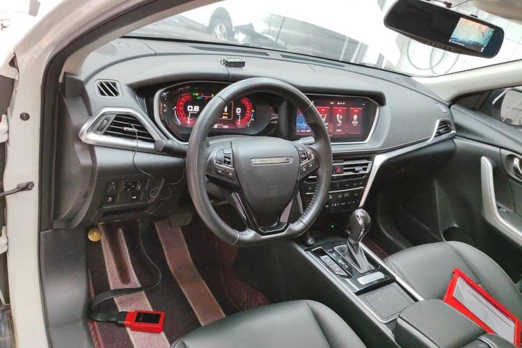 Used Venucia T90 2020 2.0L CVT Smart Connect & Smooth Drive Edition Interior 2