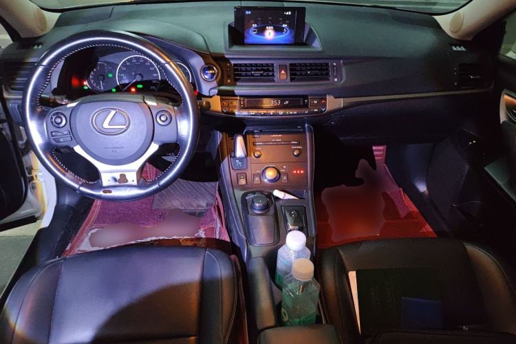 Used Lexus CT 2017 CT200h Comfort Edition Two-Tone China V Standard