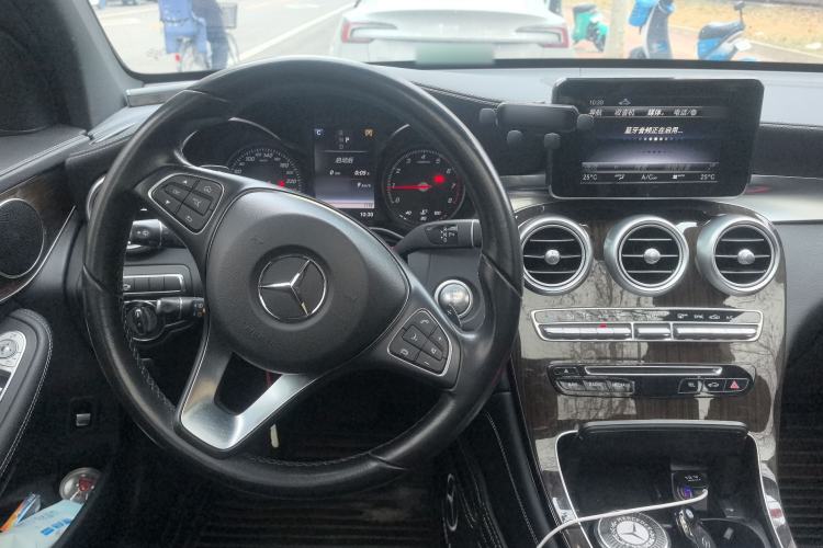 Used Mercedes-Benz GLC 2019 GLC 260 L 4MATIC Luxury Model