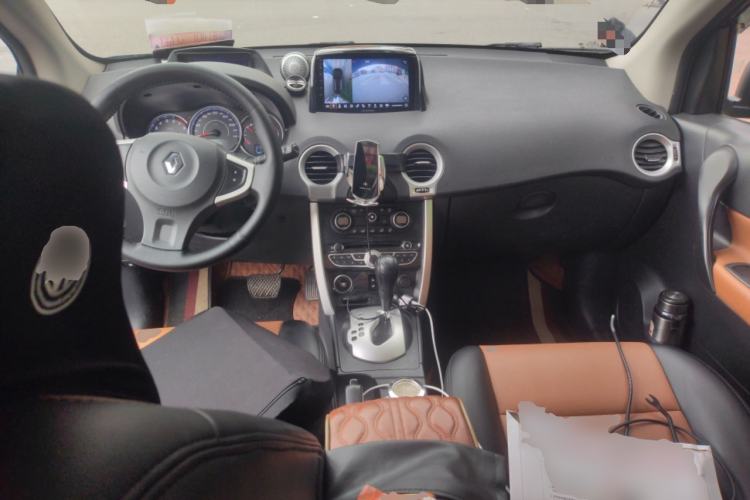 Used Renault Koleos 2013 2.5L Two-Wheel-Drive Urban Edition Center Console