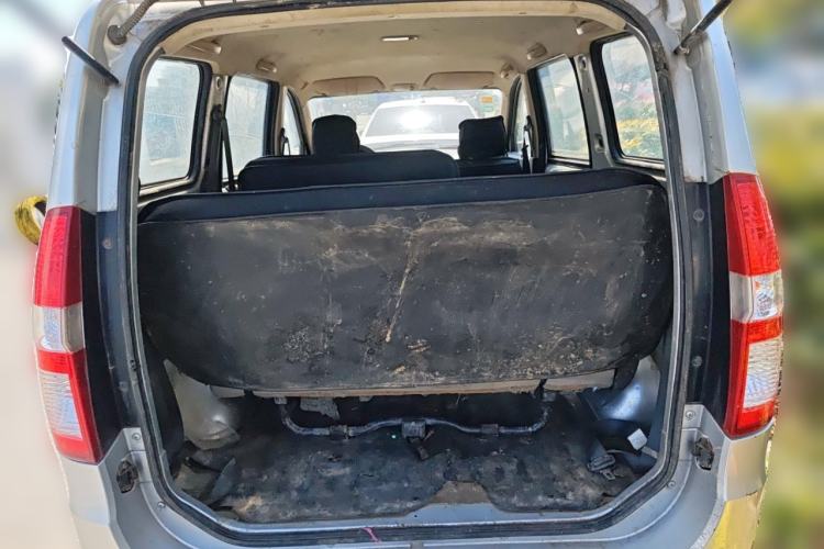 Used Wuling Hongguang 2013 1.5L Base Version Trunk