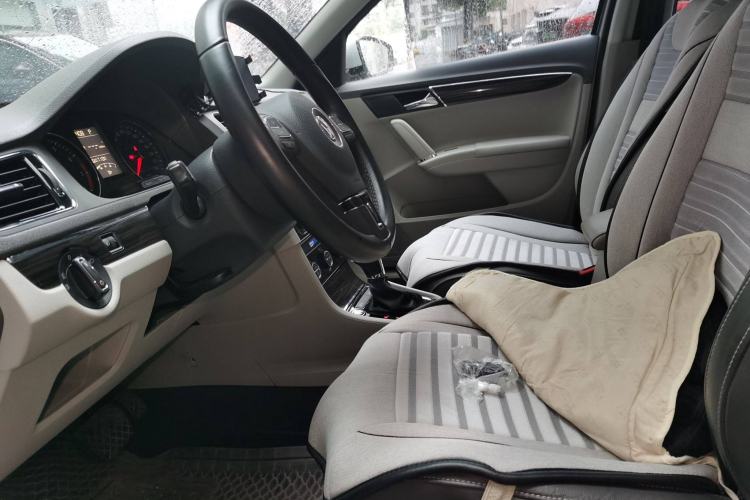 Used Volkswagen Gran Lavida 2013 1.6L Automatic Luxury Model
