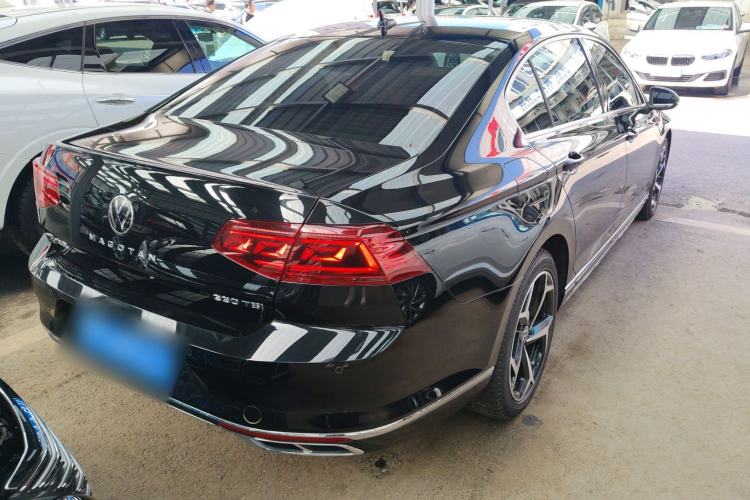 Used Volkswagen Magotan 2025 Revised Version Zhongxiang Edition 330TSI DSG Luxury Trim Rear Right 45 Deg