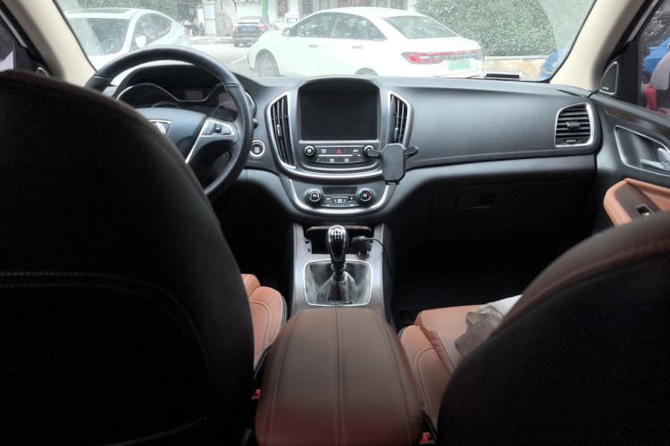 Used Baojun 560 2017 Rhythmic Edition 1.5T Manual Enjoyment Model
