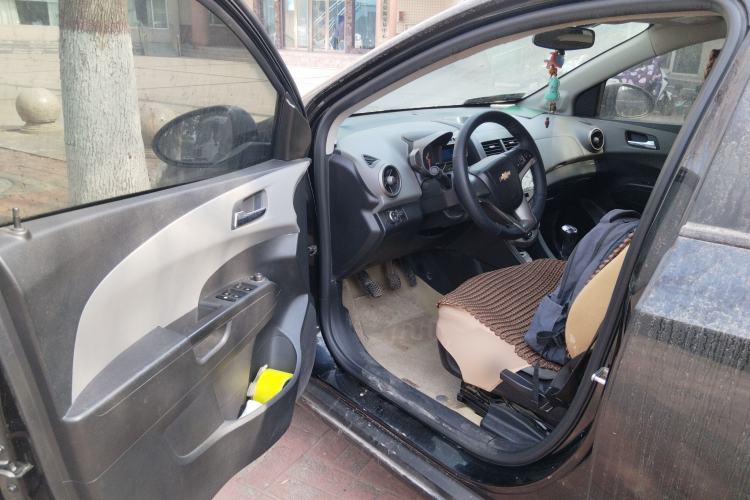 Used Chevrolet Aveo Sonic 2011 Sedan 1.4L Manual Transmission SE