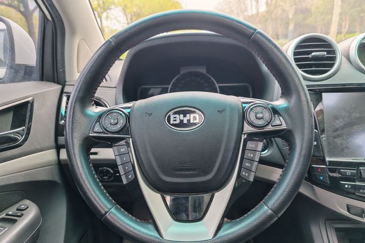 Used BYD S7 2015 2.0T Automatic Prestige Model