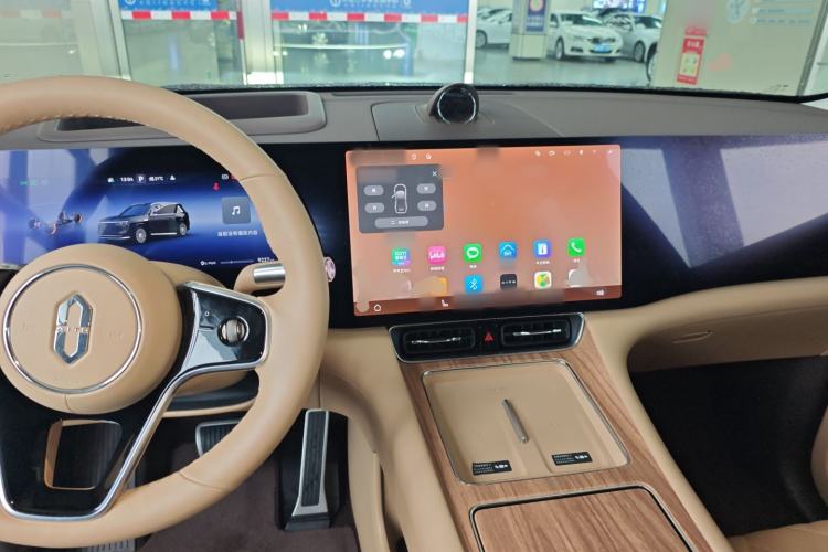 Used Hima AITO M8 2025 Extended-Range Ultra Version 53.4 kWh 6-Seater Edition Center Console