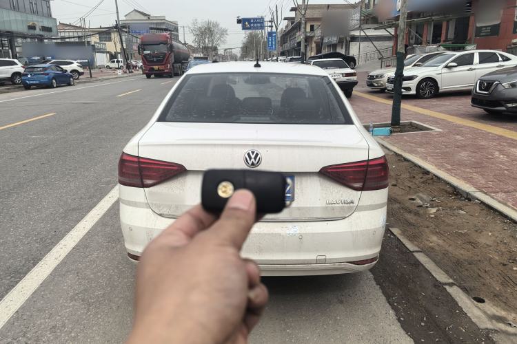 Used Volkswagen Lavida 2017 1.6L Automatic Comfort Edition Exterior 5