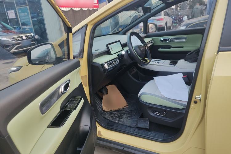 Used AION Y 2022 Plus 70 Smart Edition Interior 3