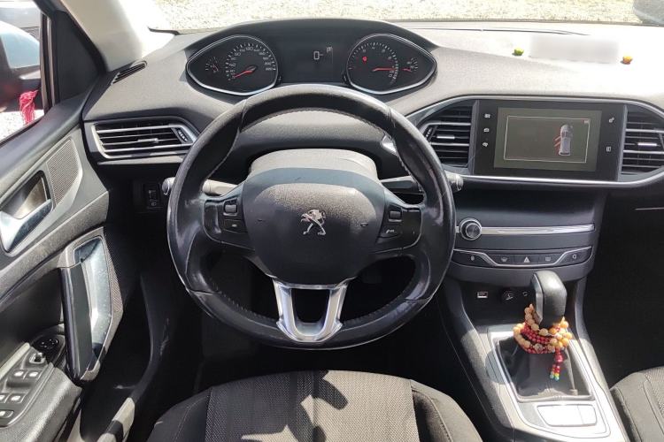 Used Peugeot 308S 2015 1.2T Automatic Jingchi Edition Steering Wheel