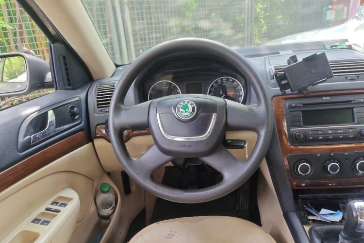 Used Skoda Octavia 2010 1.6L Manual Eado Edition
