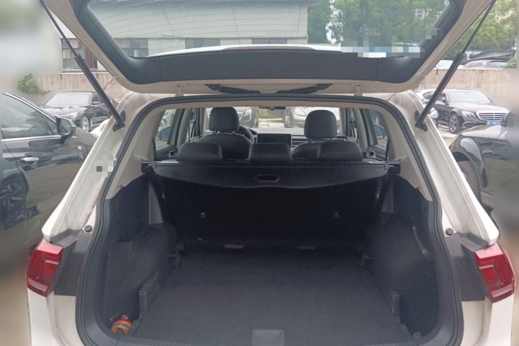 Used Volkswagen Tiguan L 2022 330TSI Automatic Two-Wheel Drive Comfort Edition Trunk