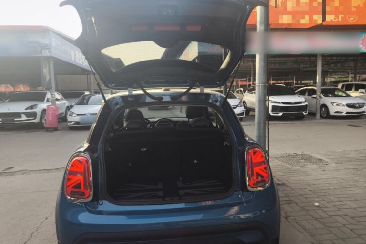 Used MINI MINI 2022 1.5T COOPER Classic Edition
