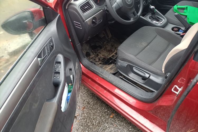 Used Volkswagen Sagitar 2012 1.6L Automatic Fashion Edition Driver Seat