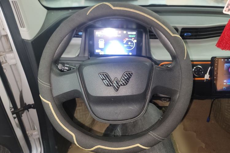 Used Wuling Hongguang MINIEV 2020 Enjoyment Model Lithium Iron Phosphate Steering Wheel