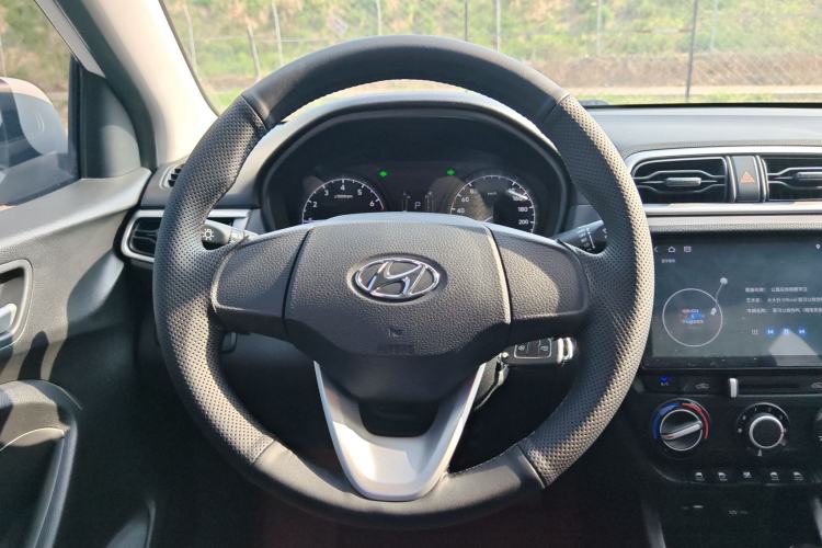 Used Hyundai Verna (older generation) 2017 1.4L Automatic YueXiang Edition China V-standard