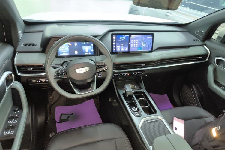 Used Geely Auto Haoyue L 2023 2.0T DCT Luxury Version Center Console