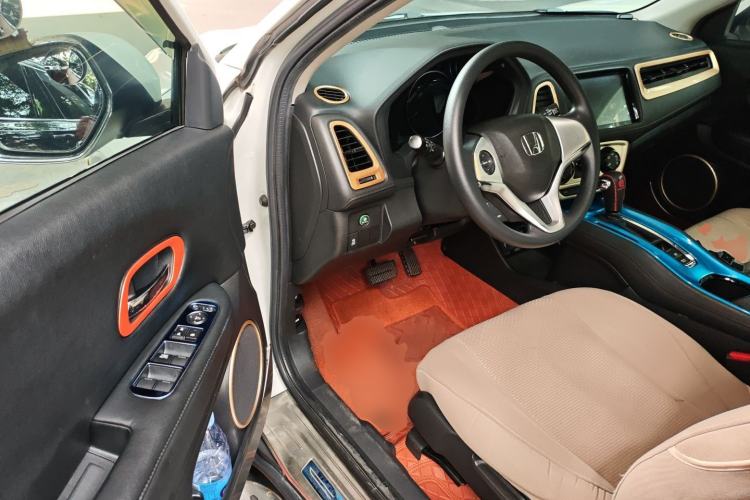 Used Honda Vezel 2017 1.8L CVT Front-Wheel Drive Pioneer Edition Driver Seat