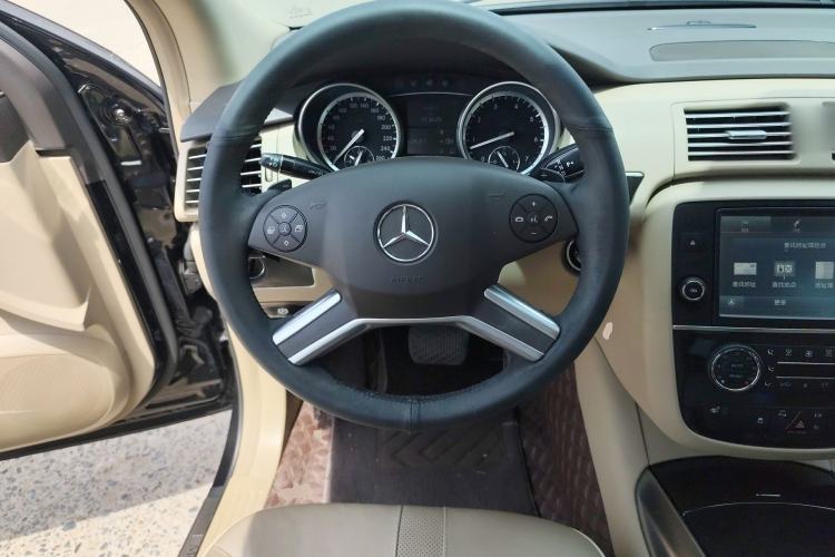 Used Mercedes-Benz R-Class 2014 R 320 4MATIC Luxury Model
