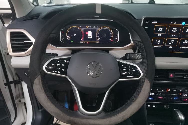 Used Volkswagen Tharu 2023 300TSI Two-Wheel-Drive Full Moon Edition Steering Wheel