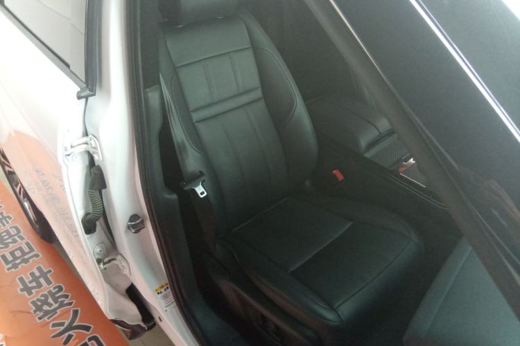 Used Land Rover Range Evoque 2020 249 PS R-DYNAMIC SE Sport Technology Edition Right Front Seat