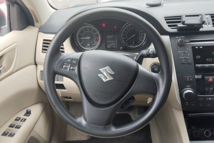 Used Suzuki Kizashi 2011 2.4L Two-Wheel Drive CVT Standard Edition
