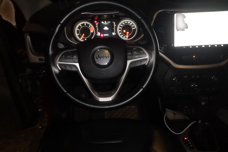 Used Jeep Cherokee 2016 2.4L Leading Edition Steering Wheel