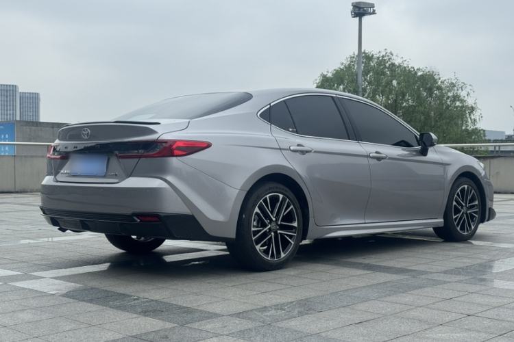 Used Toyota Camry 2026 Model Dual-Engine 2.0HSE Sport Lite Edition Exterior 7