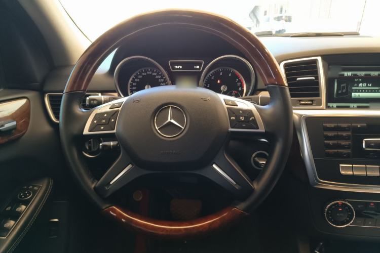 Used Mercedes-Benz M-Class 2014 ML 400 4MATIC Dynamic Model