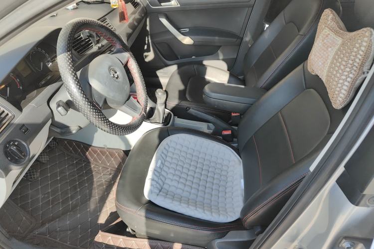 Used Skoda Rapid 2016 1.6L Manual Front-Wheel-Drive Version