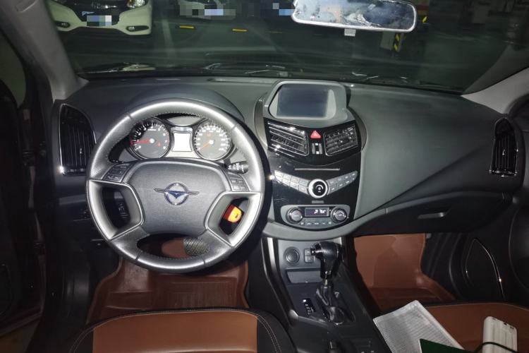 Used Haima S5 2015 1.5T CVT Luxury Sport Edition Center Console