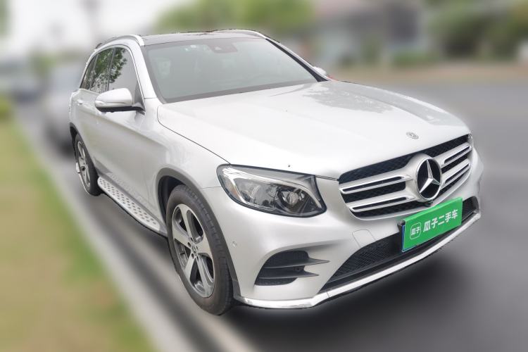 Used Mercedes-Benz GLC 2016 GLC 300 4MATIC Dynamic Model Front Right 45 Deg