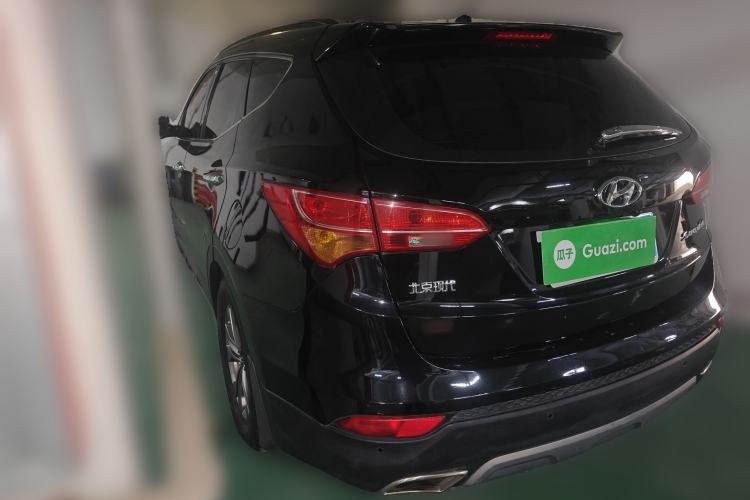 Used Hyundai Santa Fe 2013 2.4L Manual Two-Wheel Drive Comfort Version