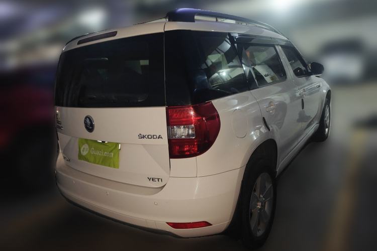 Used Skoda Yeti 2016 1.4TSI DSG Advanced Edition Rear Right 45 Deg