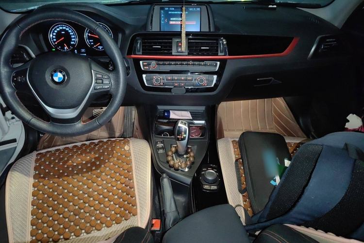 Used BMW 1 Series 2018 118i Sport Design Package Center Console