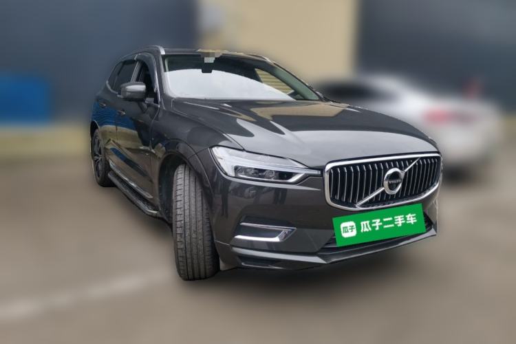 Used Volvo XC60 2020 T5 4x4 Smart Luxury Edition Front Right 45 Deg