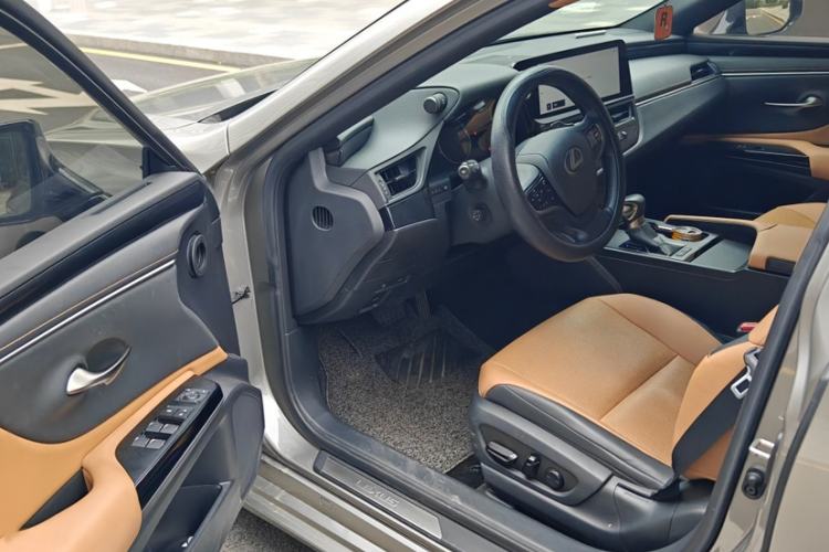 Used Lexus ES 2022 200 Excellence Edition
