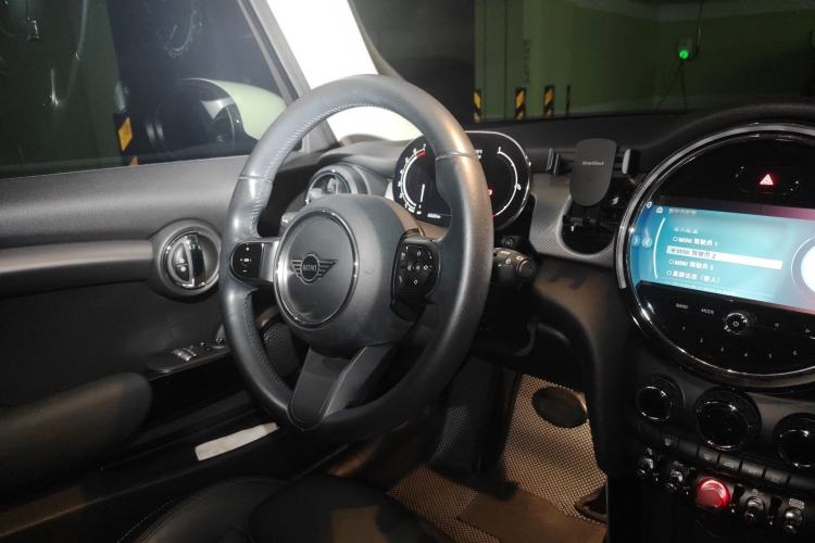 Used MINI 2022 1.5T COOPER Classic Edition