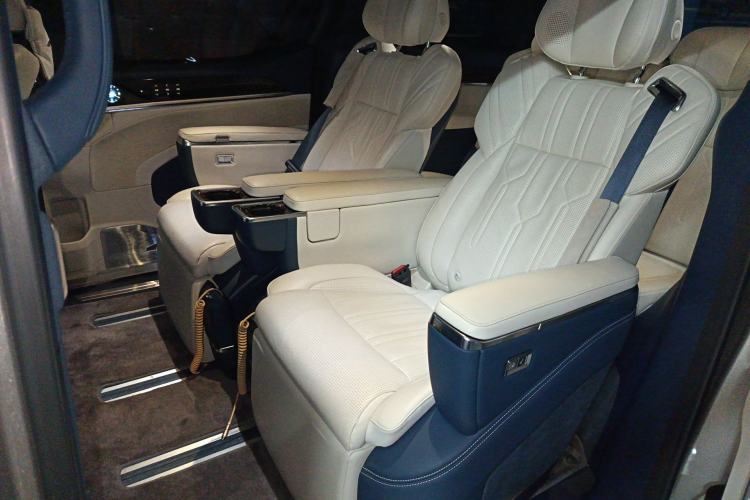 Used Zeekr 009 2022 WE Edition
