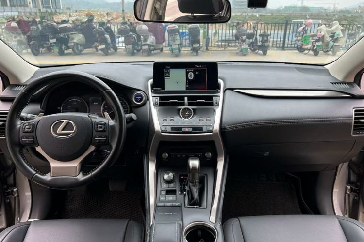Used Lexus NX 2020 300h Front-Drive FENGSHANG Version China VI Standard Interior 4